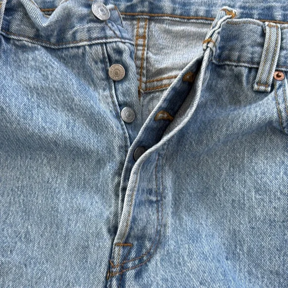 Levi’s 501 Men’s Button Fly Jeans - Picture 5 of 7